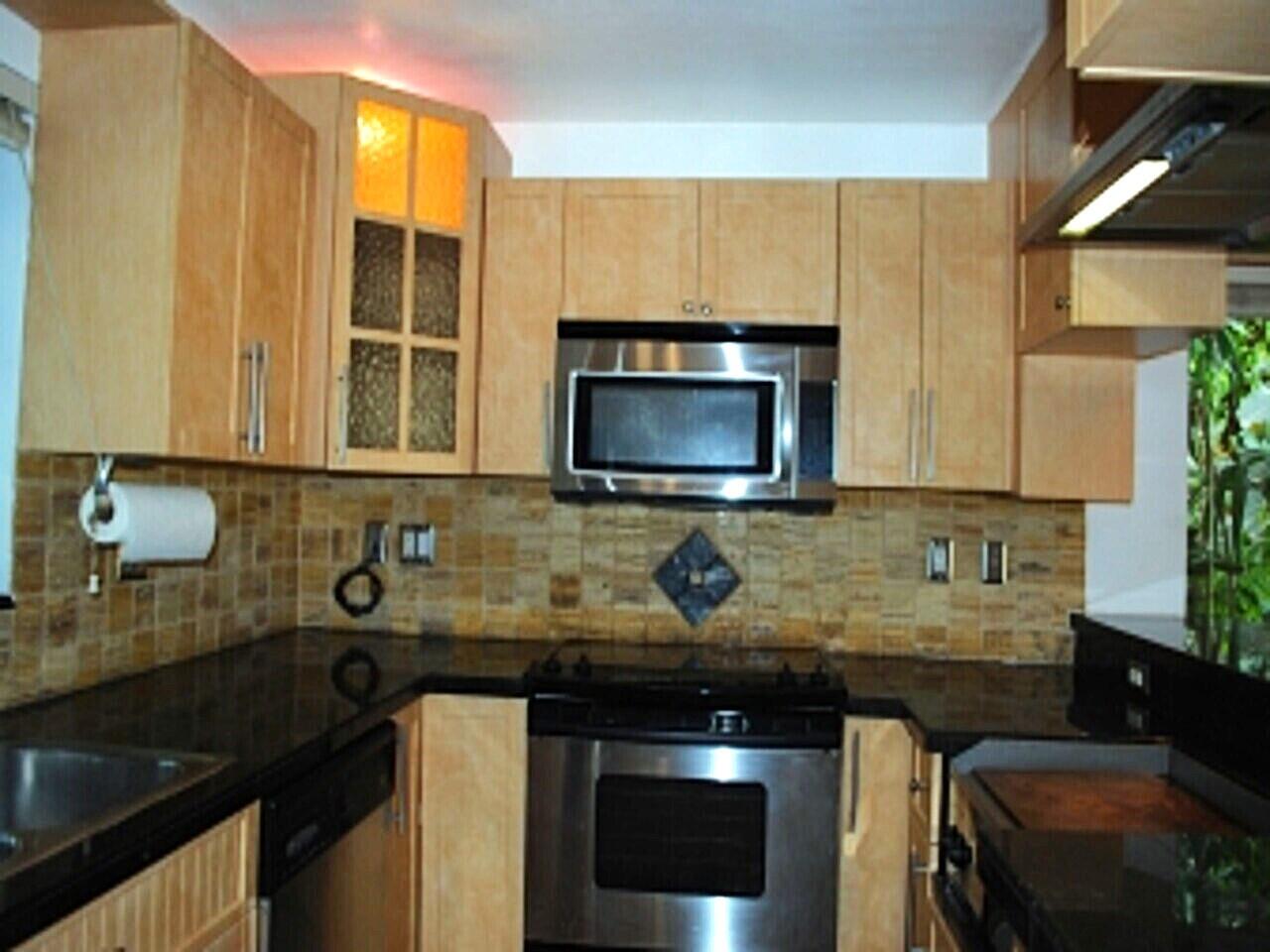 1000 NW N River Drive 16