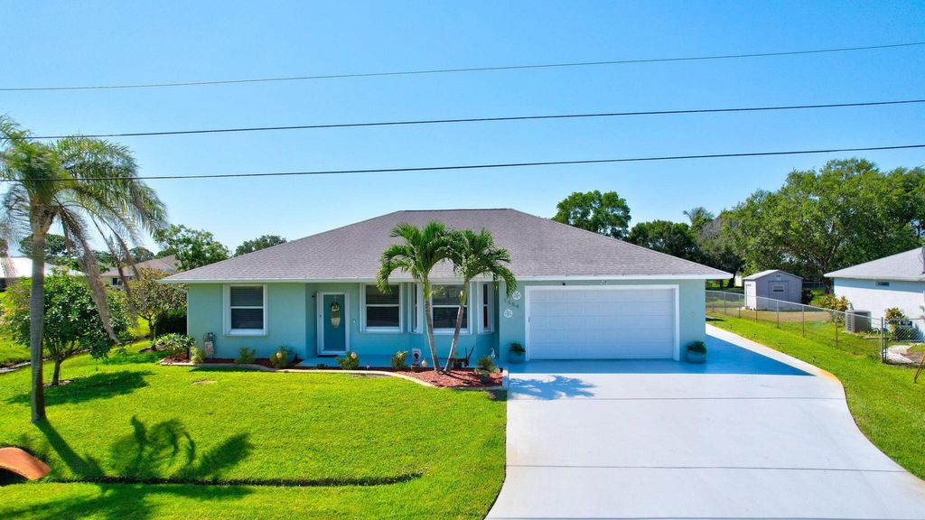 Photo of 1884 SE Gaskins Circle, Port Saint Lucie, FL 34952 (MLS # R10997830)