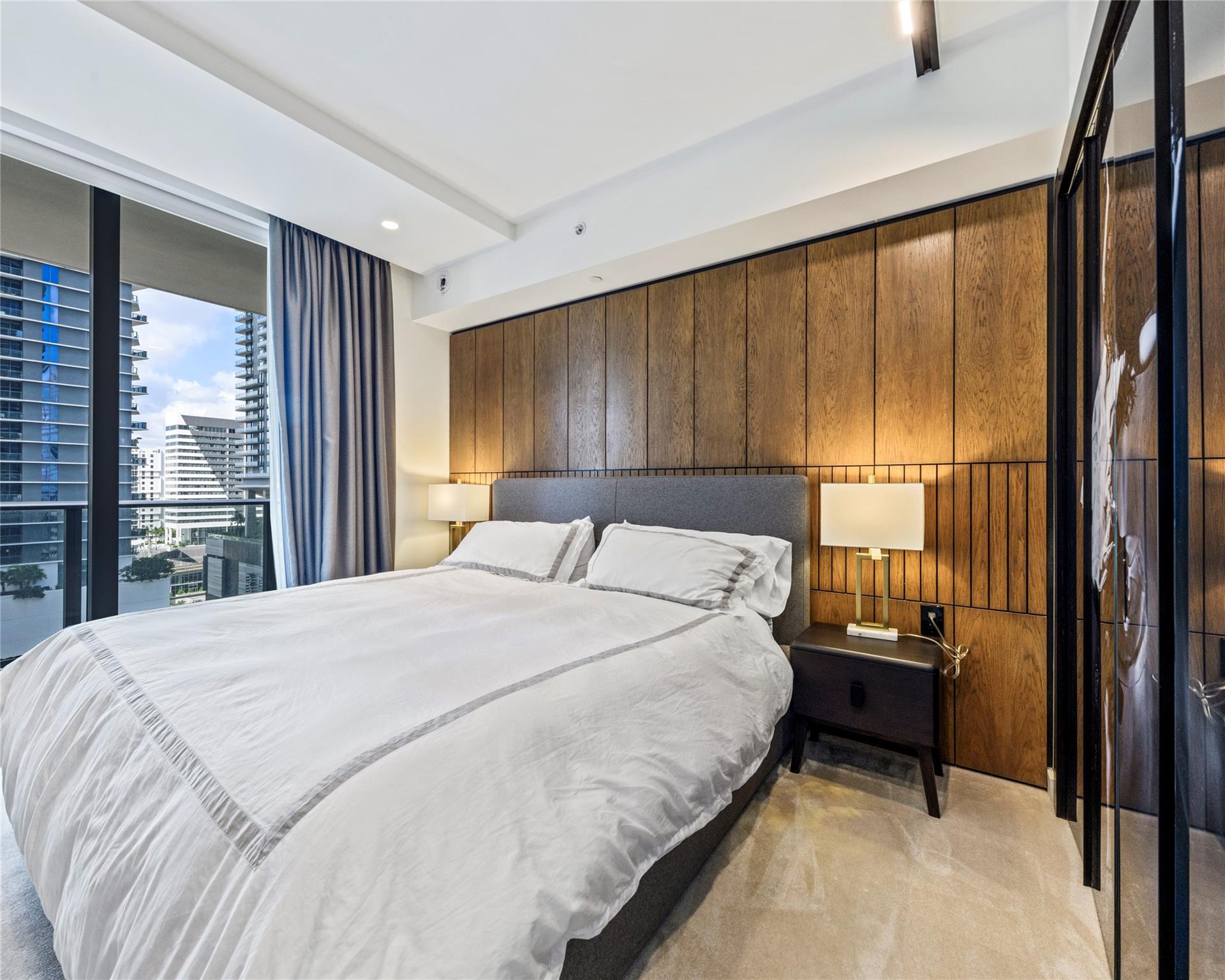 801 SMA RESIDENCES CONDO - Residential