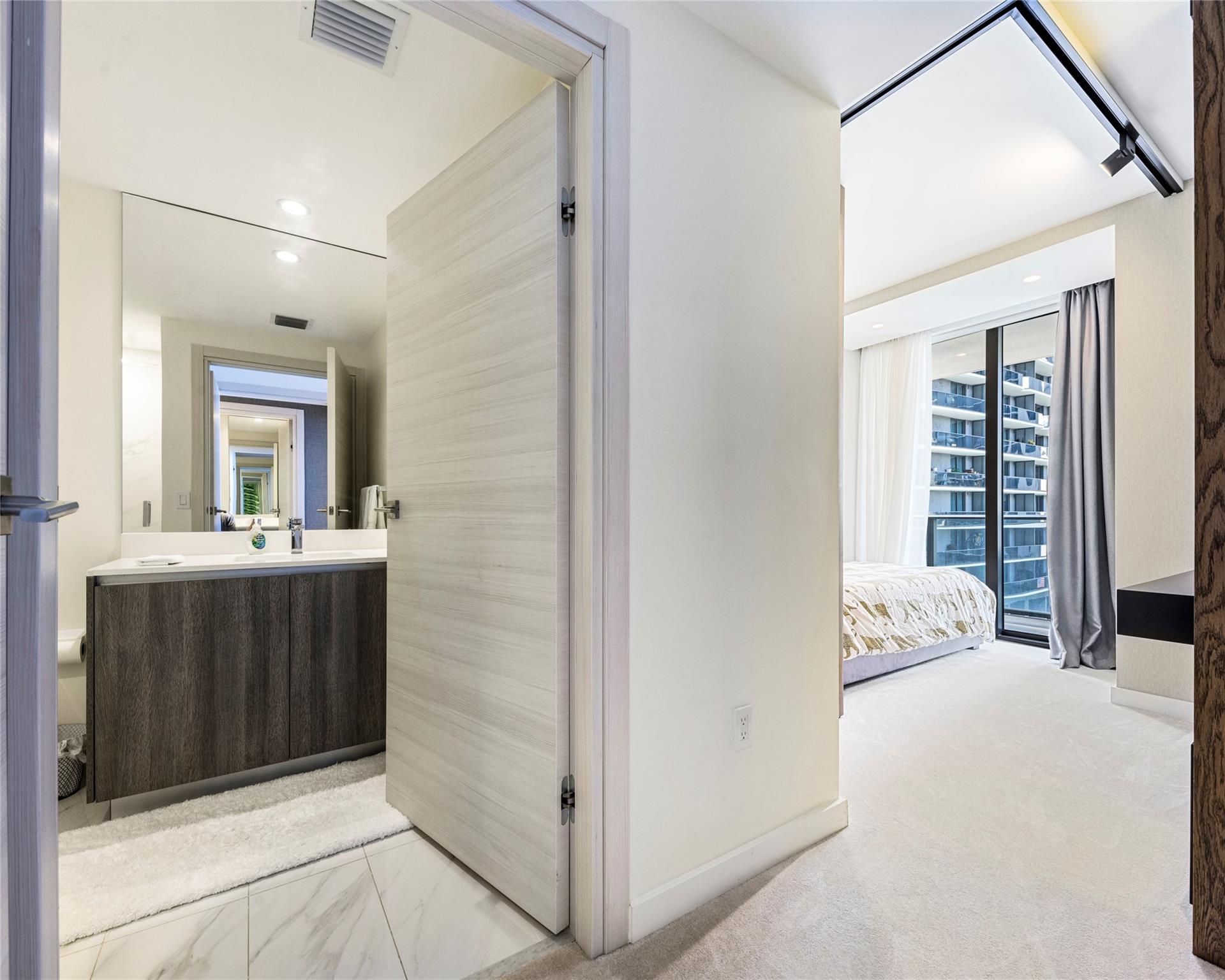 801 SMA RESIDENCES CONDO - Residential