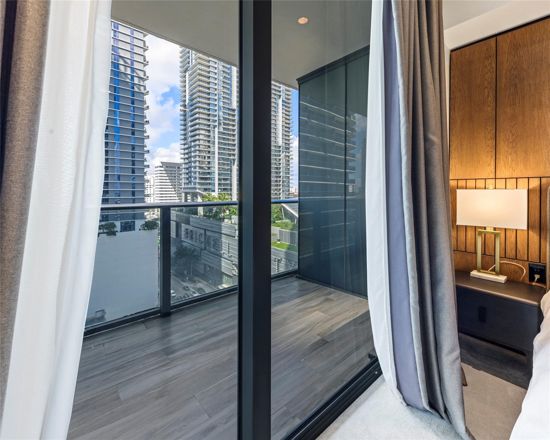 801 SMA RESIDENCES CONDO - Residential