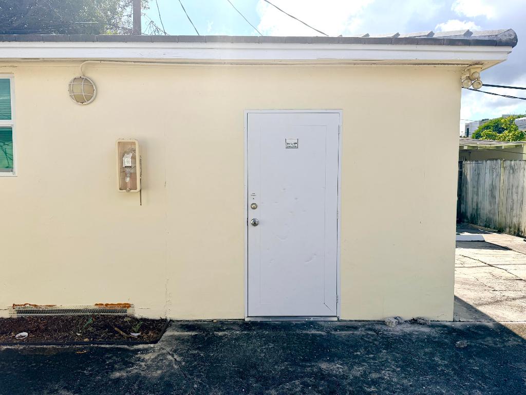 ESTATES OF SOUTH PALM BEACH ADD 1 - Residential Lease