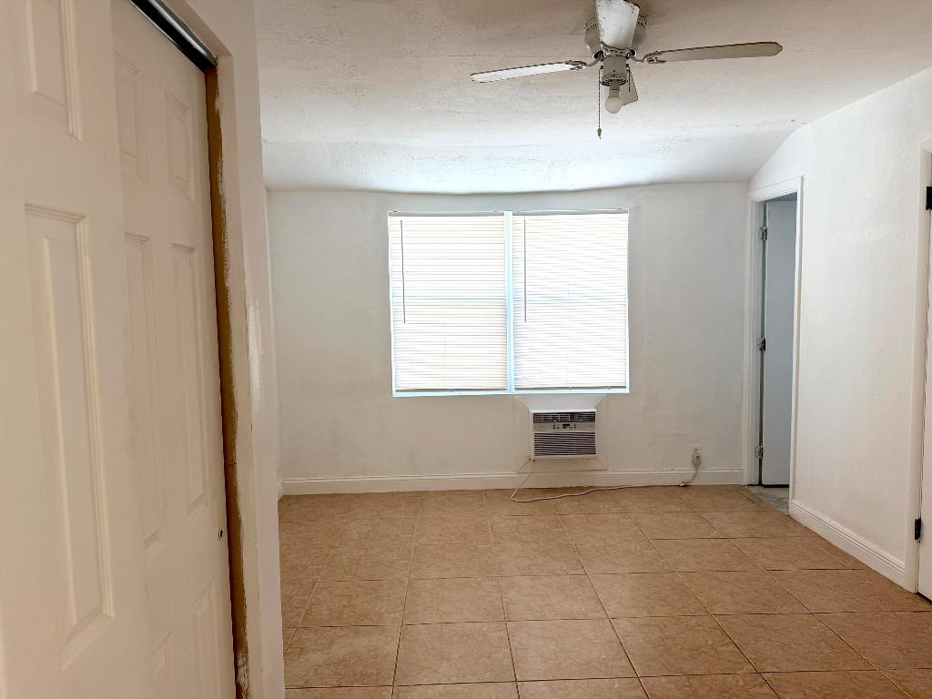 ESTATES OF SOUTH PALM BEACH ADD 1 - Residential Lease