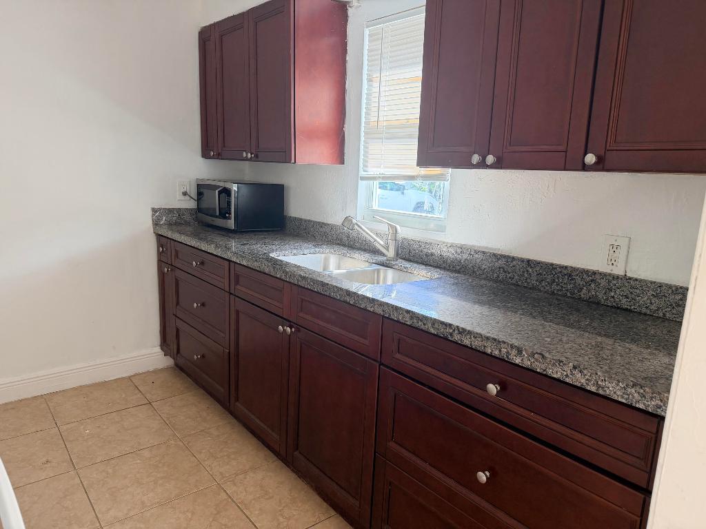 ESTATES OF SOUTH PALM BEACH ADD 1 - Residential Lease