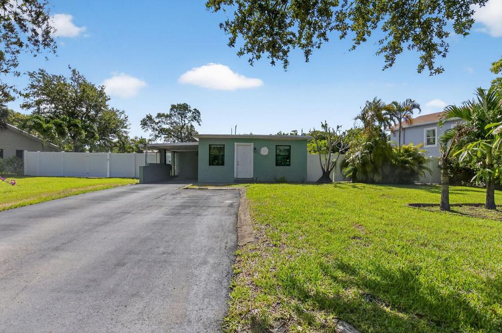 Photo of 3940 NW 5th Avenue, Boca Raton, FL 33431 (MLS # R11103137)