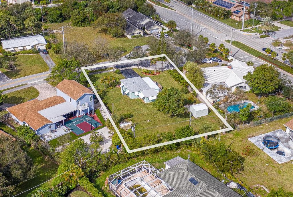 Photo of 3940 NW 5th Avenue, Boca Raton, FL 33431 (MLS # R11103137)