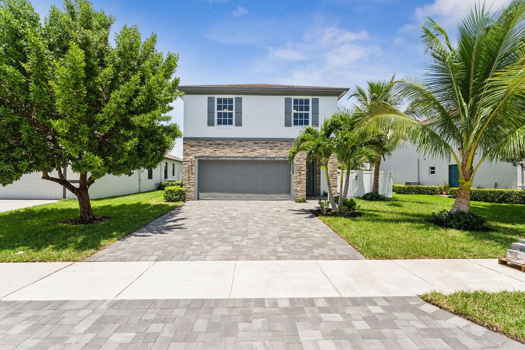 Photo of 522 Lucky Lane, Delray Beach, FL 33444 (MLS # B26001253)