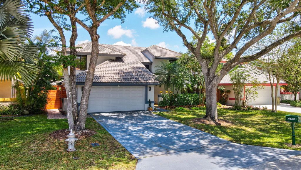 Photo of 6601 Sweet Maple Lane, Boca Raton, FL 33433 (MLS # B26043328)