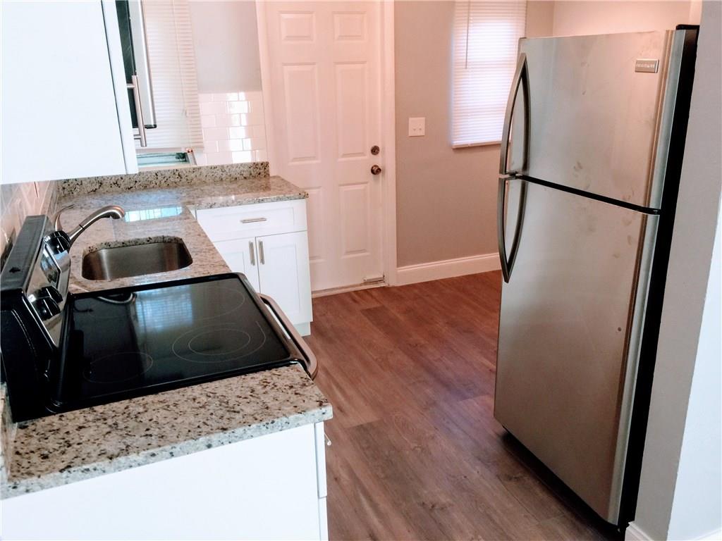 Hollywood 1-21 B - Residential Lease