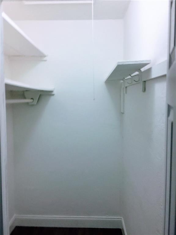 Hollywood 1-21 B - Residential Lease