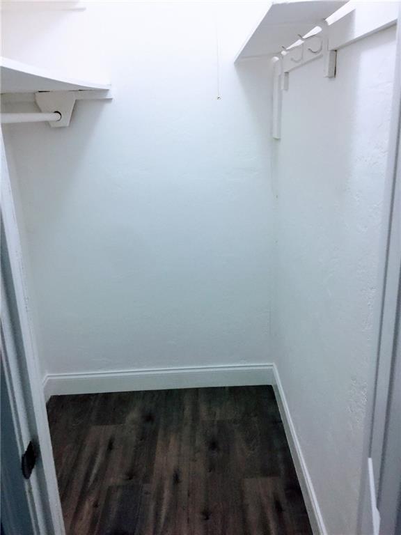 Hollywood 1-21 B - Residential Lease