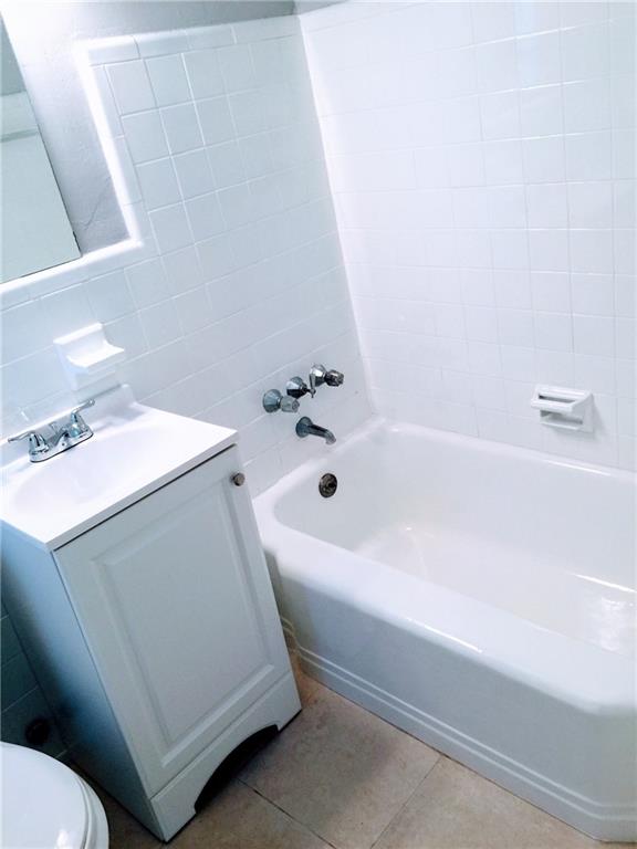 Hollywood 1-21 B - Residential Lease