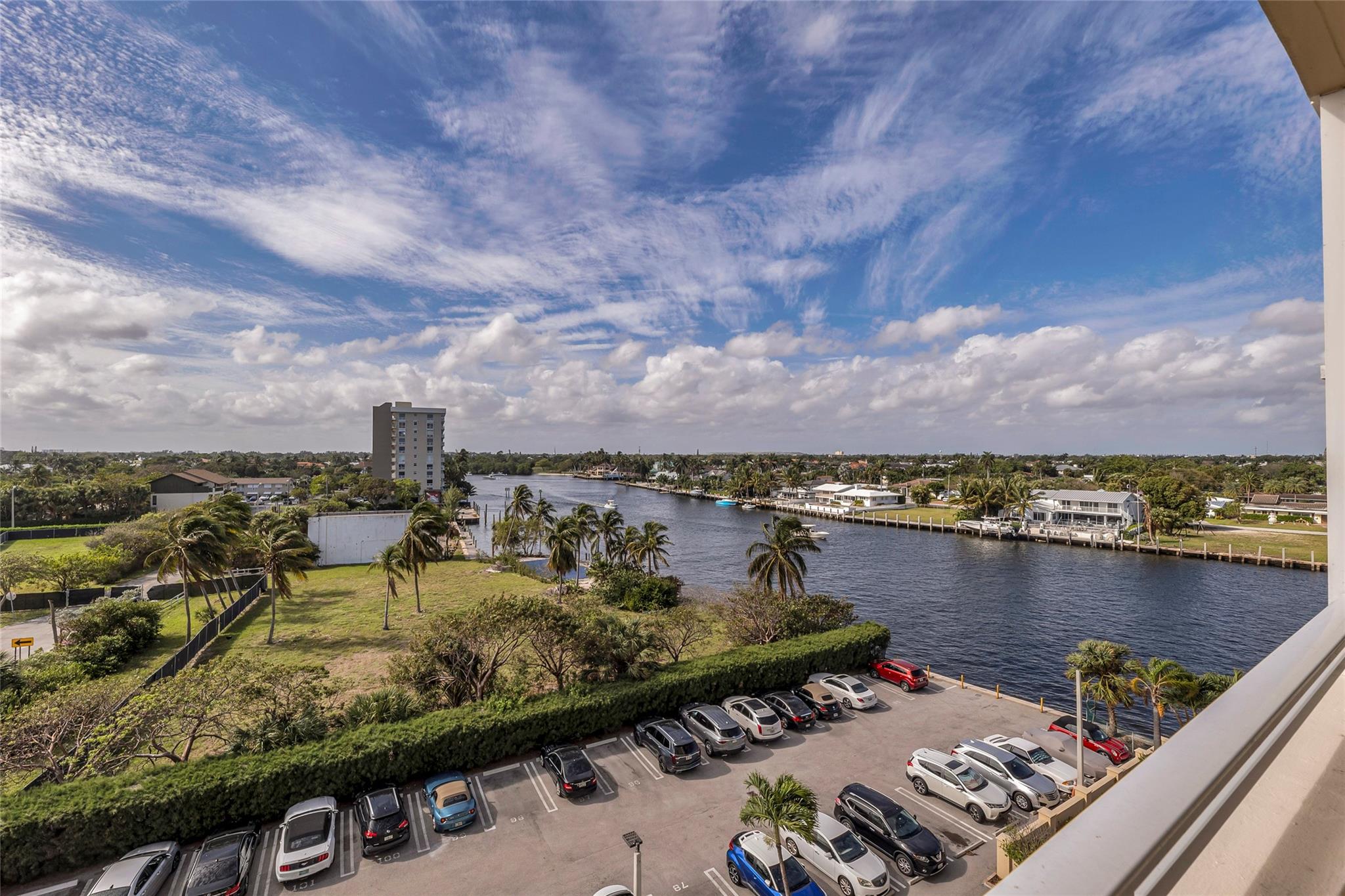 2639 N Riverside Dr 605