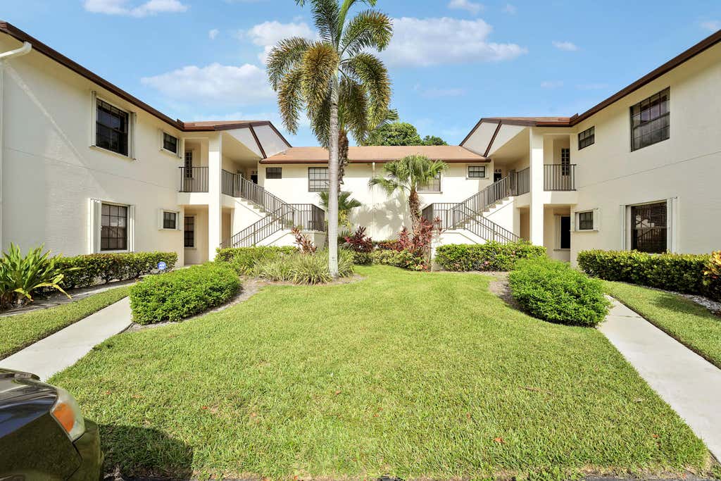 Photo of 3254 Jog Park Drive, Greenacres, FL 33467 (MLS # B26057020)
