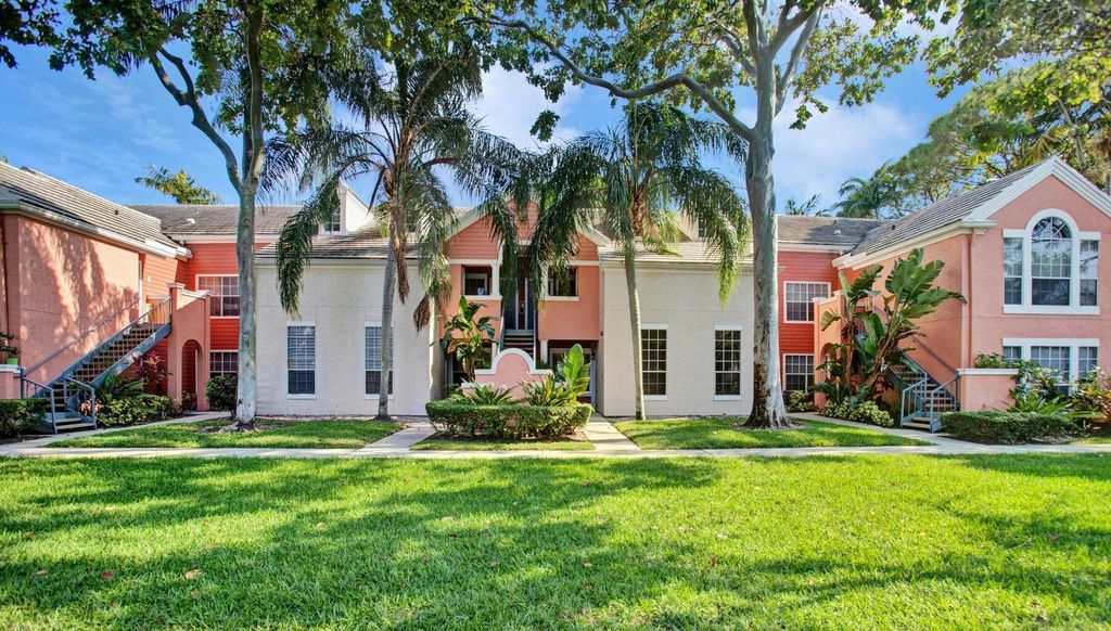 Photo of 1165 Crystal Way #M, Delray Beach, FL 33444 (MLS # R10967689)