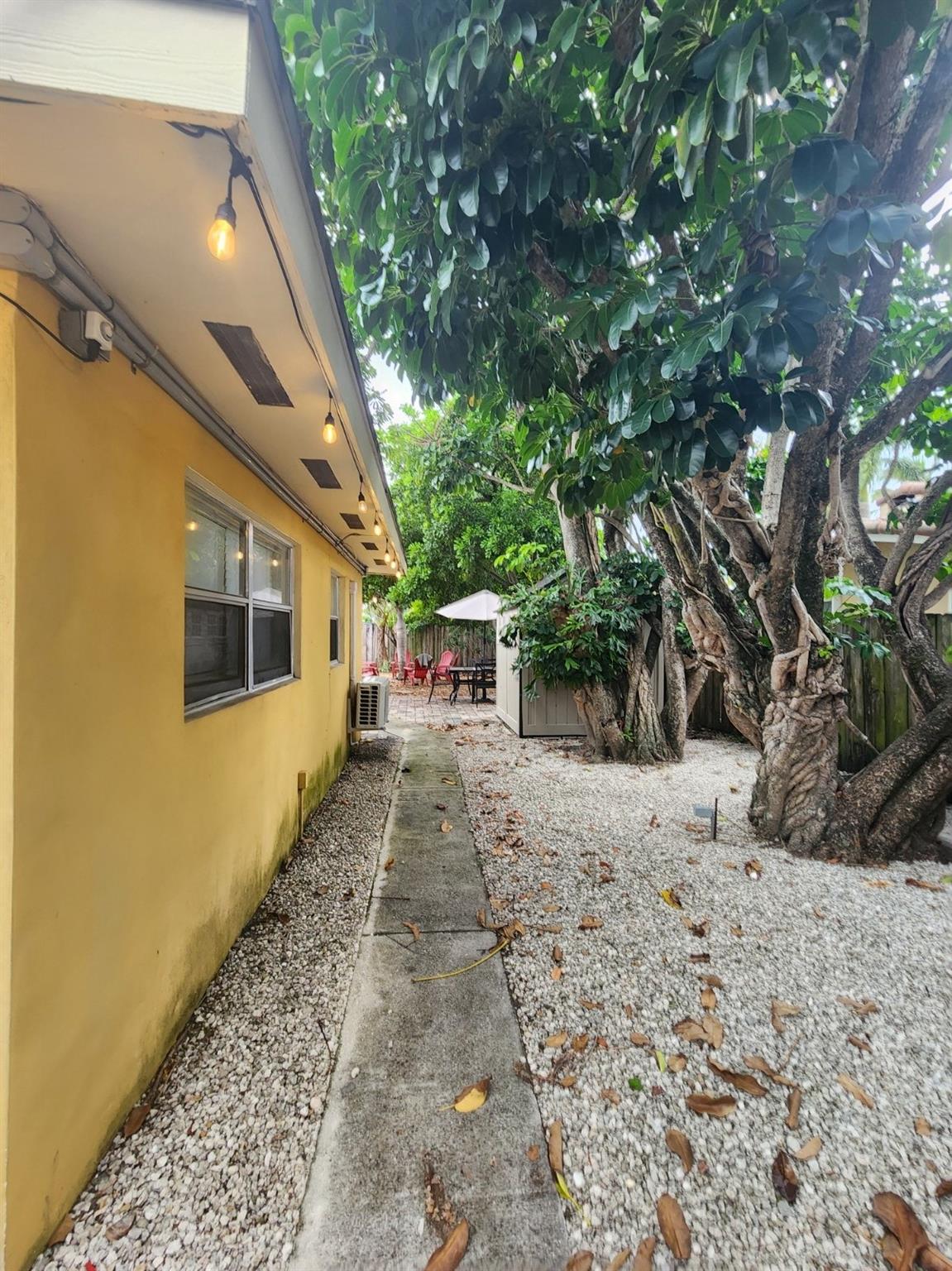 CORAL POINT - Residential Lease