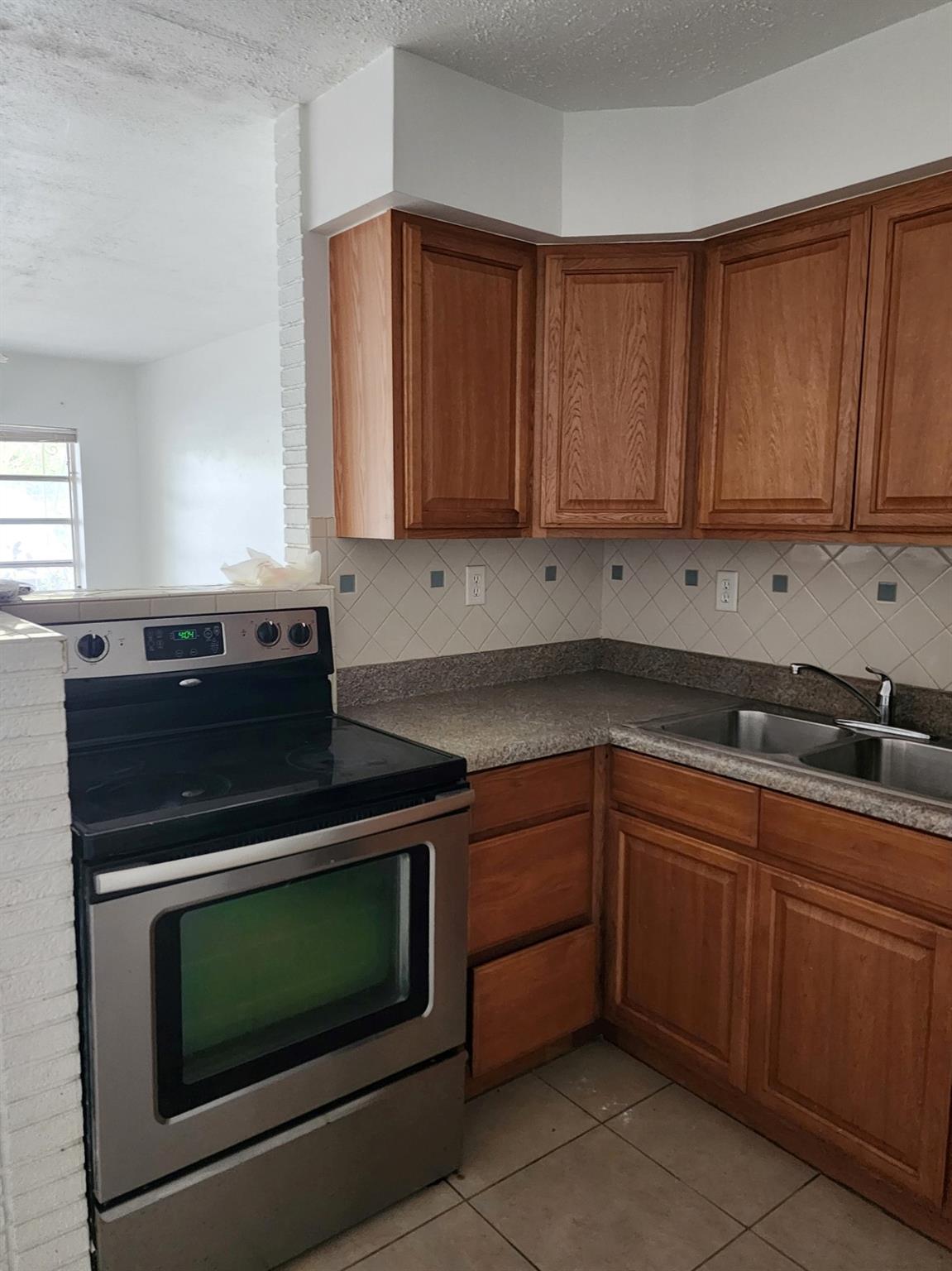 CORAL POINT - Residential Lease