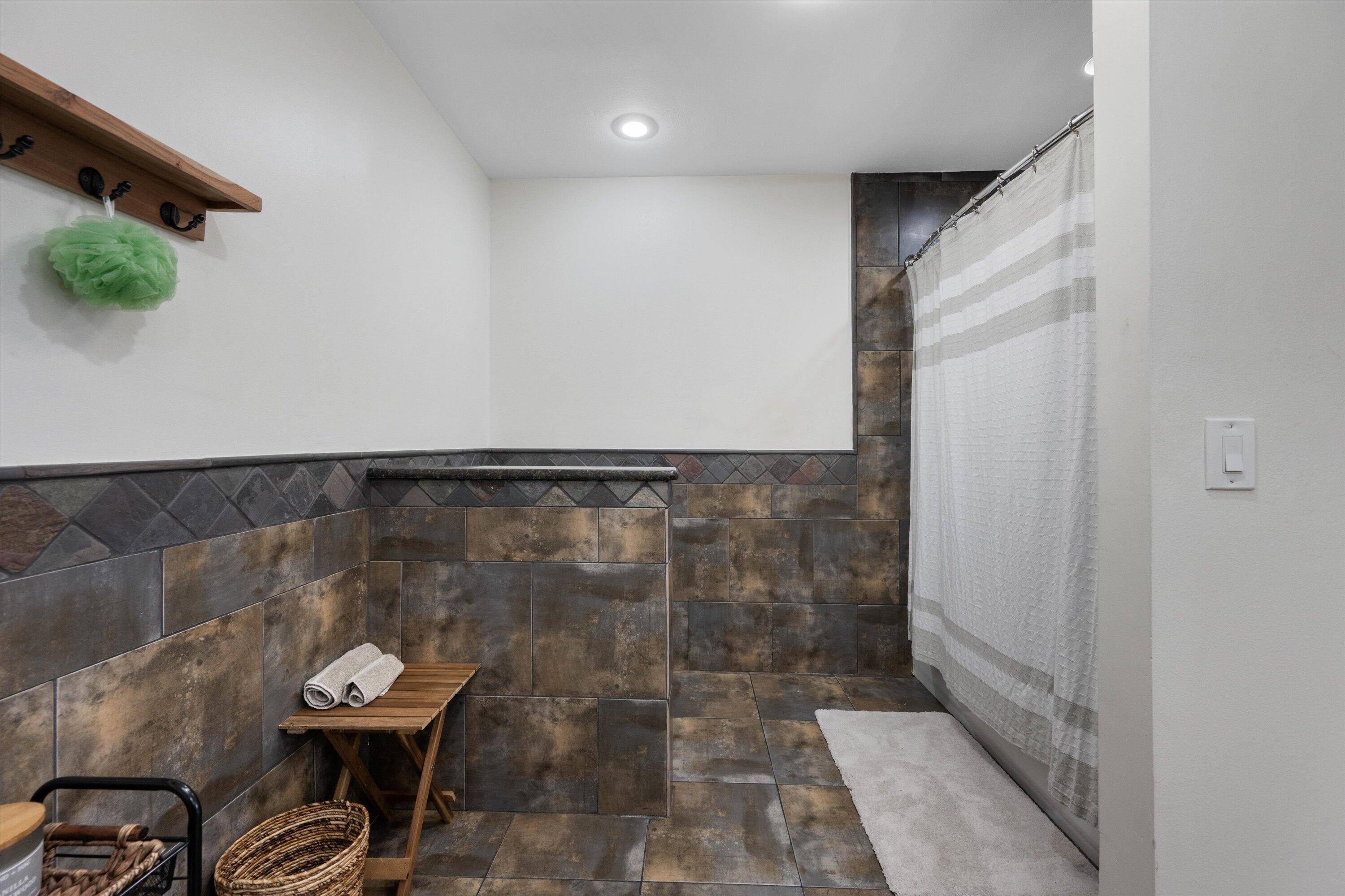 TREE TOPS OF WELLINGTON - Residential