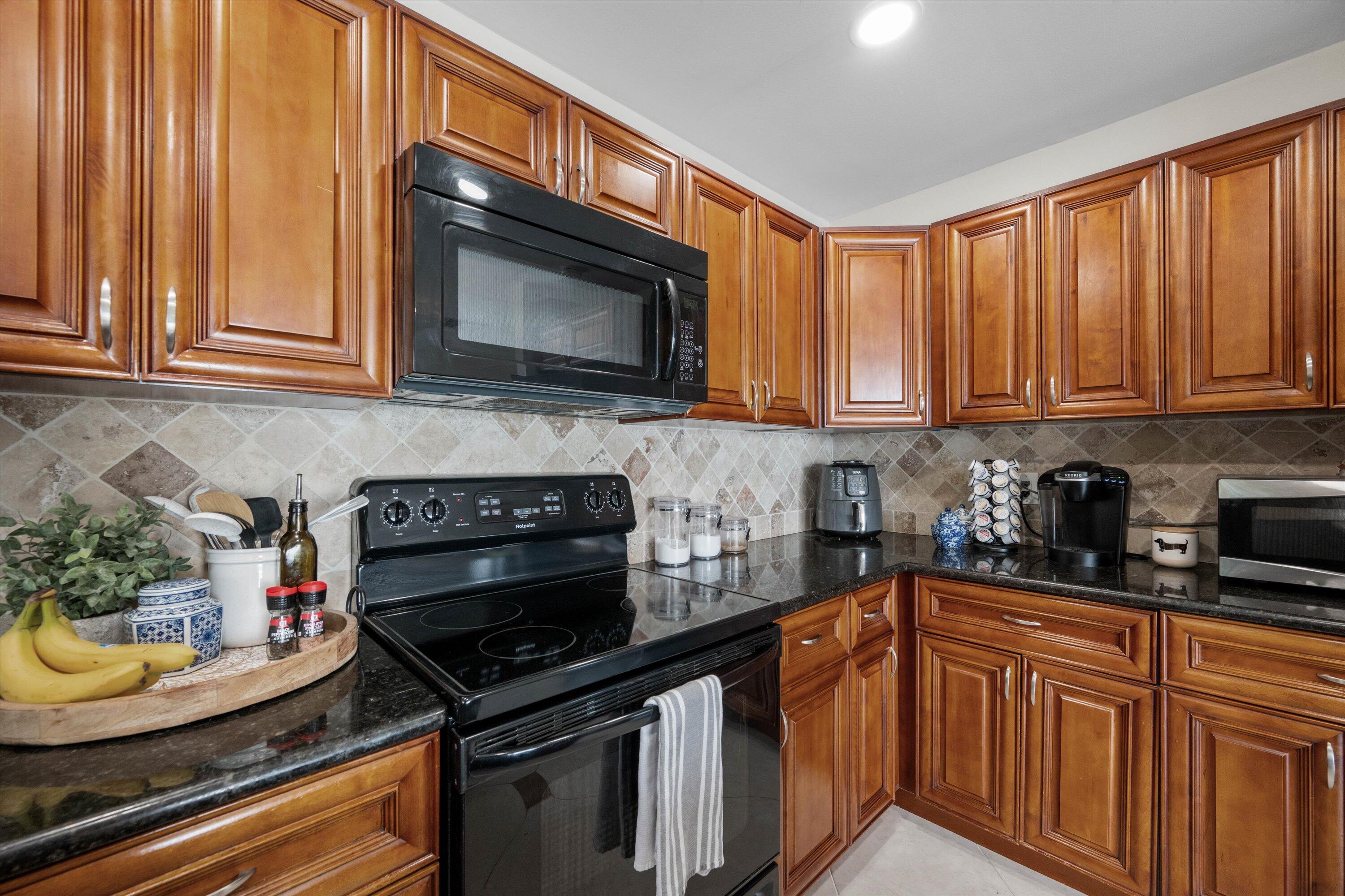 TREE TOPS OF WELLINGTON - Residential