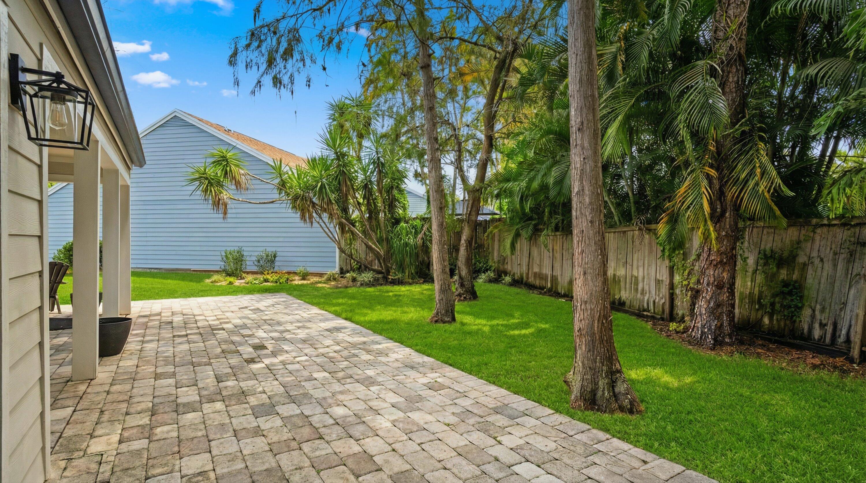 TREE TOPS OF WELLINGTON - Residential