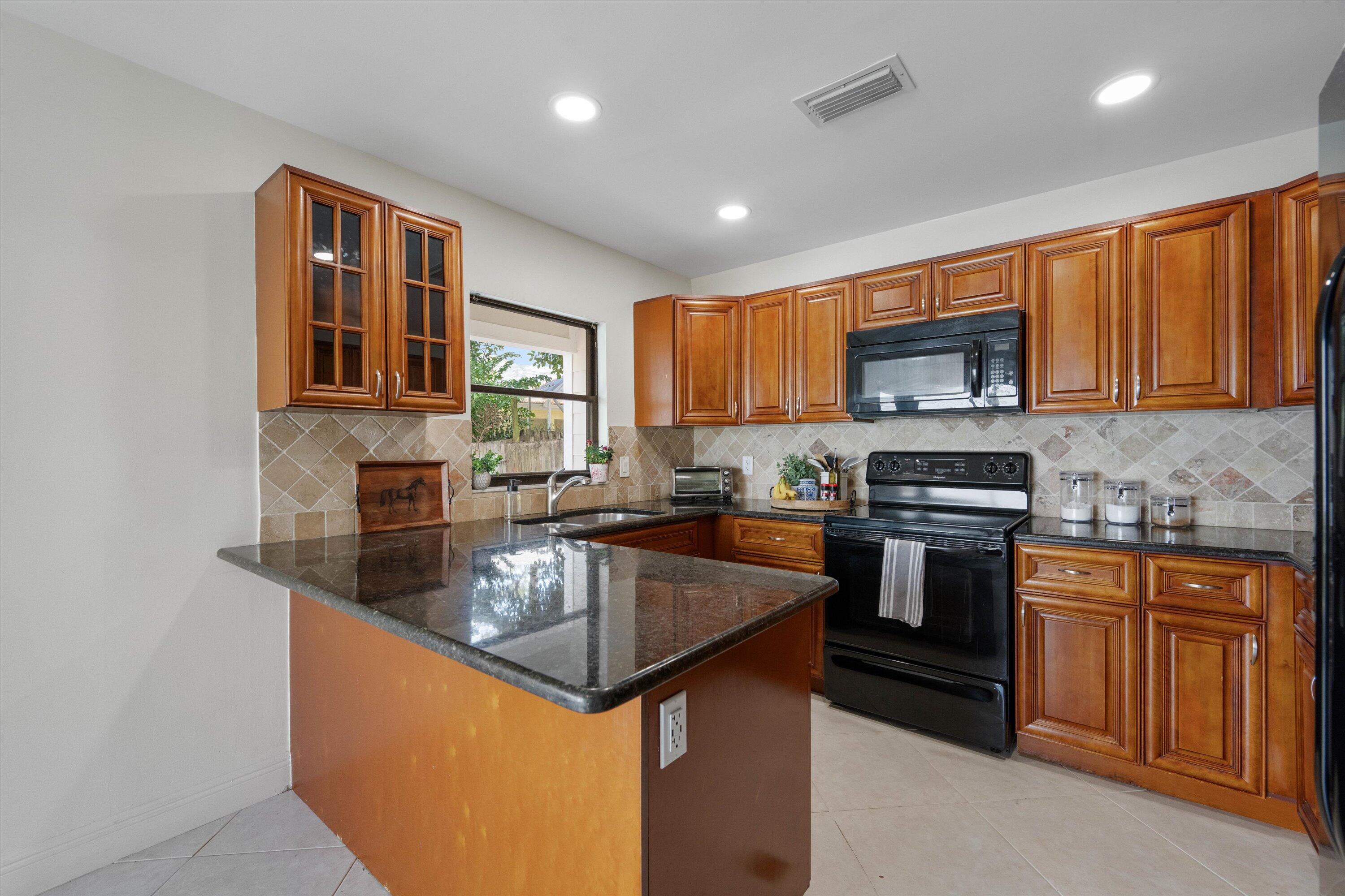 TREE TOPS OF WELLINGTON - Residential