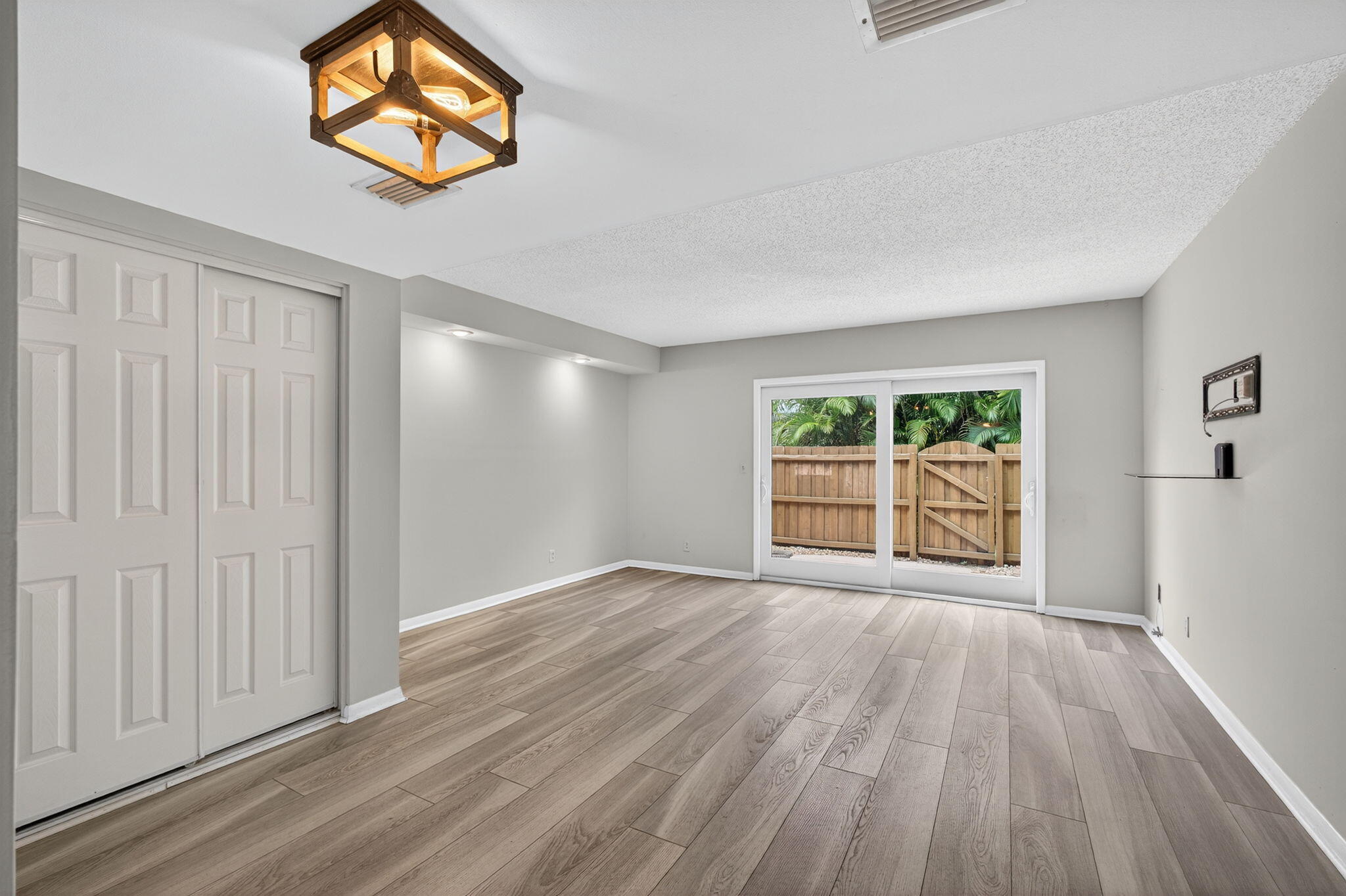 417 N Cypress Drive #11