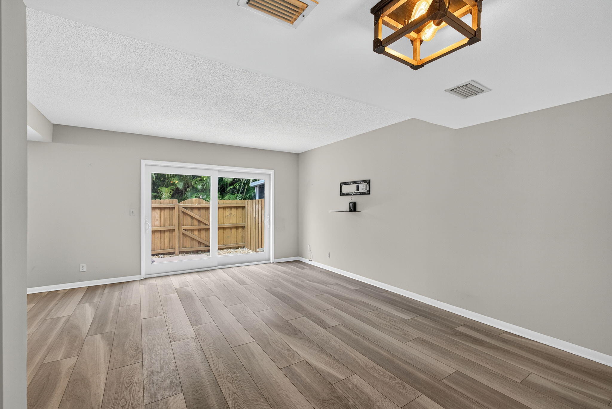 417 N Cypress Drive #11