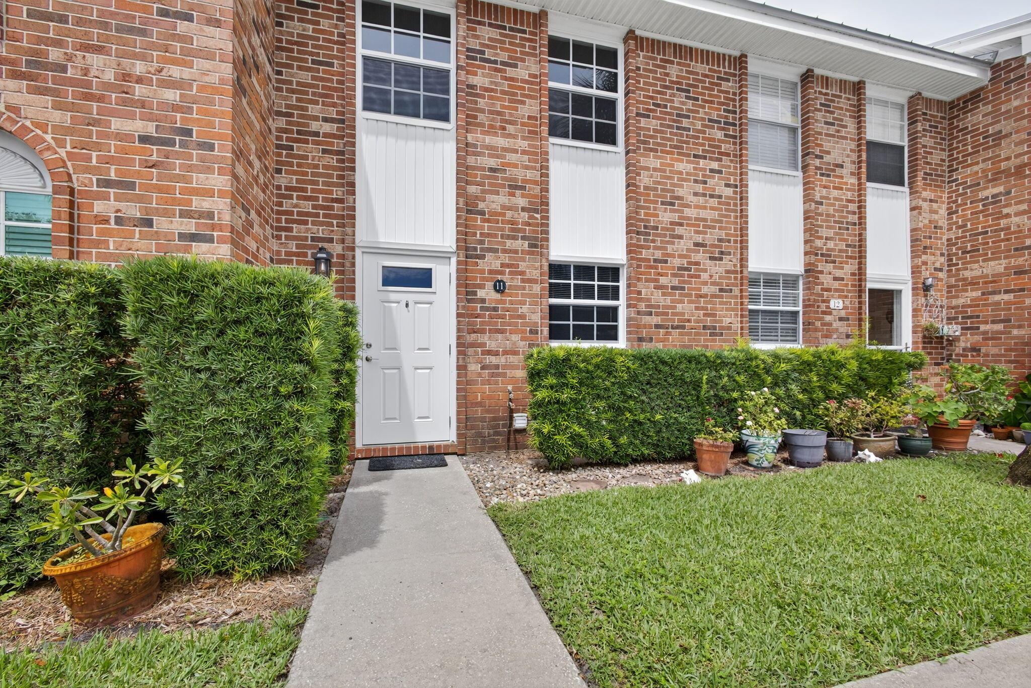 417 N Cypress Drive #11