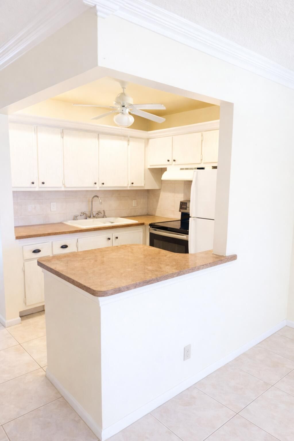 Photo of 42 Canterbury #B, West Palm Beach, FL 33417 (MLS # R11151209)