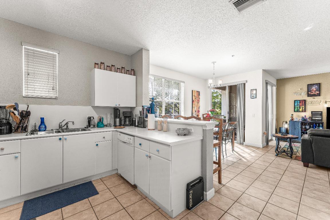 SHOMA COURTYARDS I AT ROYAL PALM CONDOMINIUMS - Residential