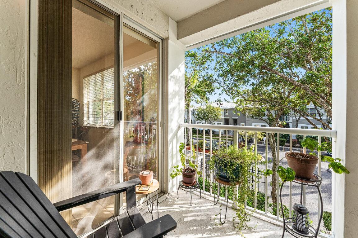 SHOMA COURTYARDS I AT ROYAL PALM CONDOMINIUMS - Residential