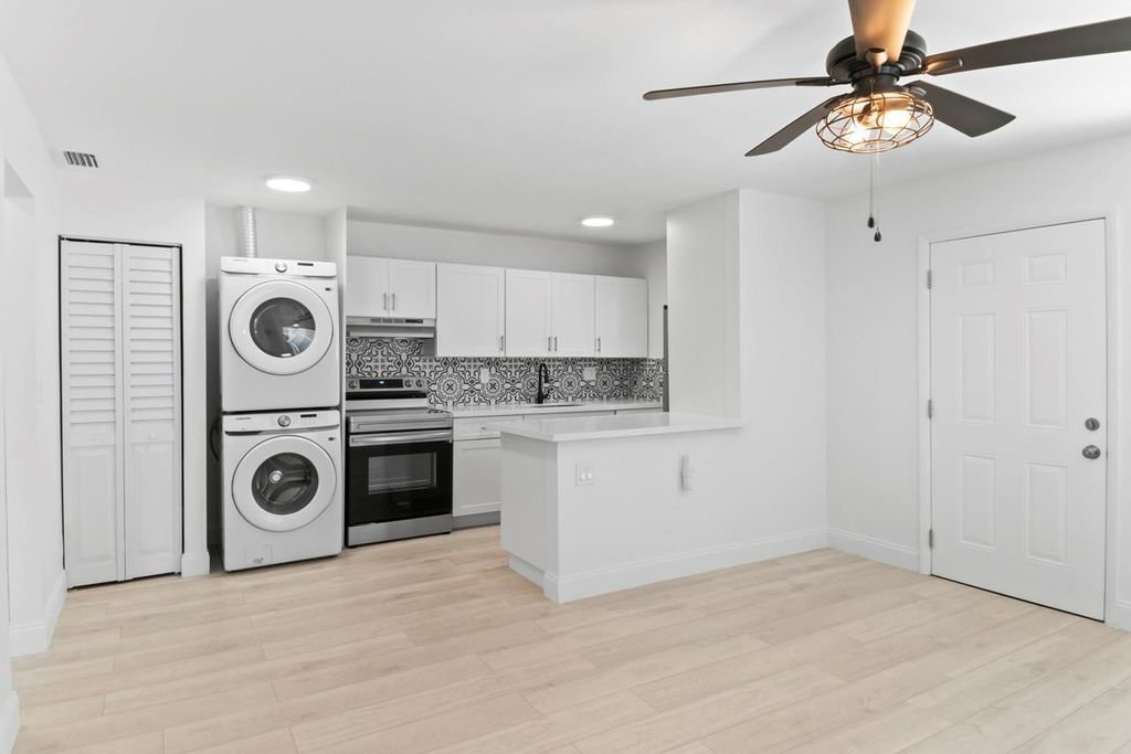 Photo of 818 NE 14 Place #1, Fort Lauderdale, FL 33304 (MLS # F10405845)