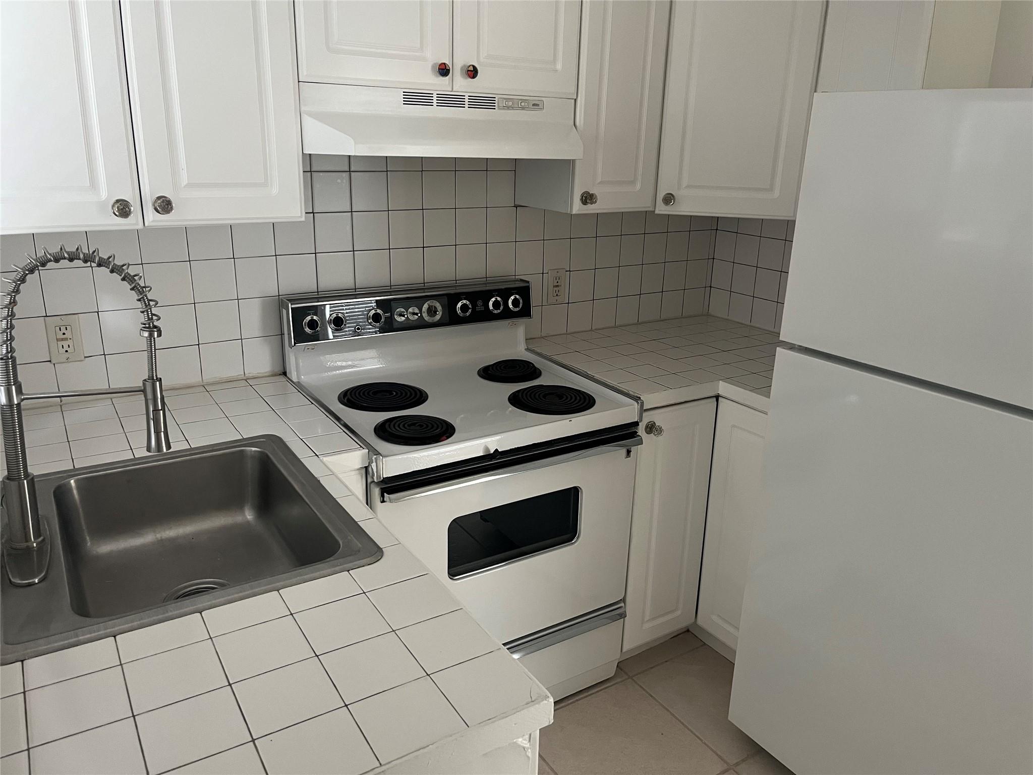 Blount Bros Pompano Beach - Residential Lease