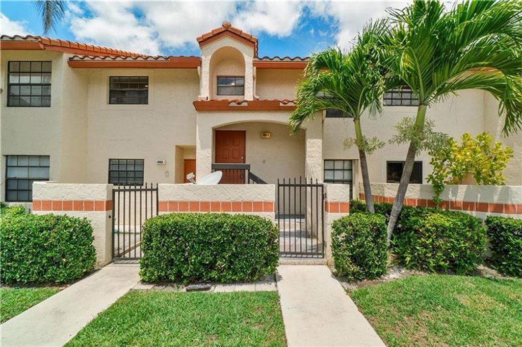 Photo of 1004 Congressional Way, Deerfield Beach, FL 33442 (MLS # B26057069)