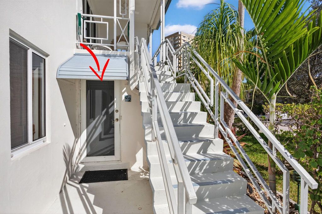 Photo of 3201 SE 12th St #C2, Pompano Beach, FL 33062 (MLS # F10535071)