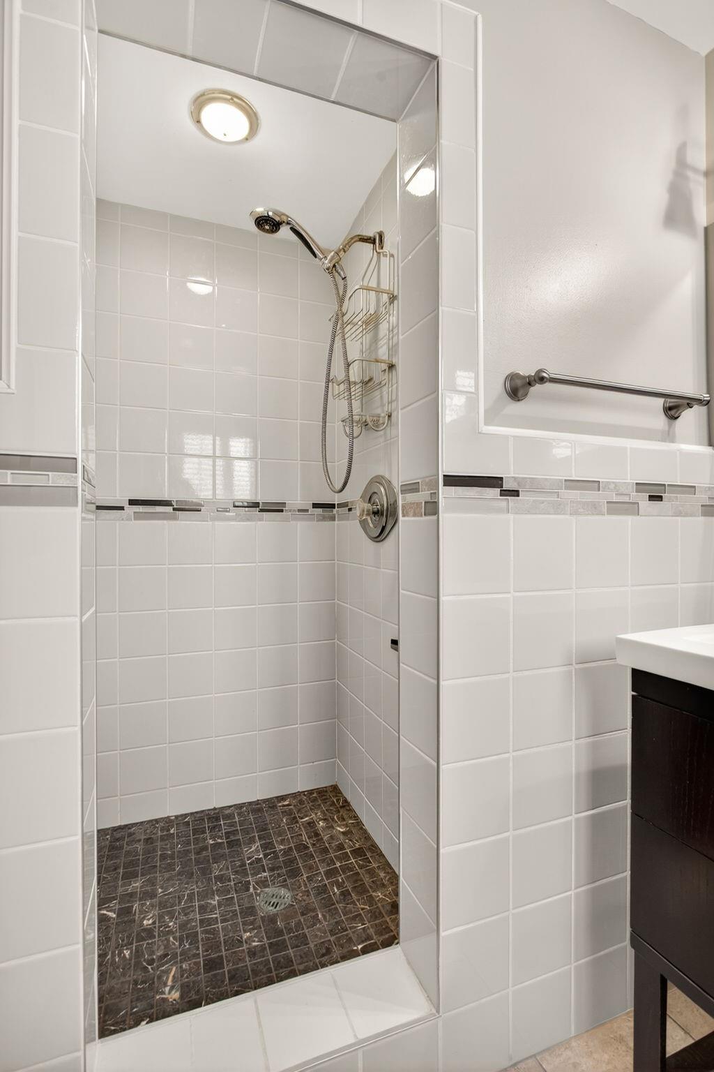 Lakeside Apartments - Residential