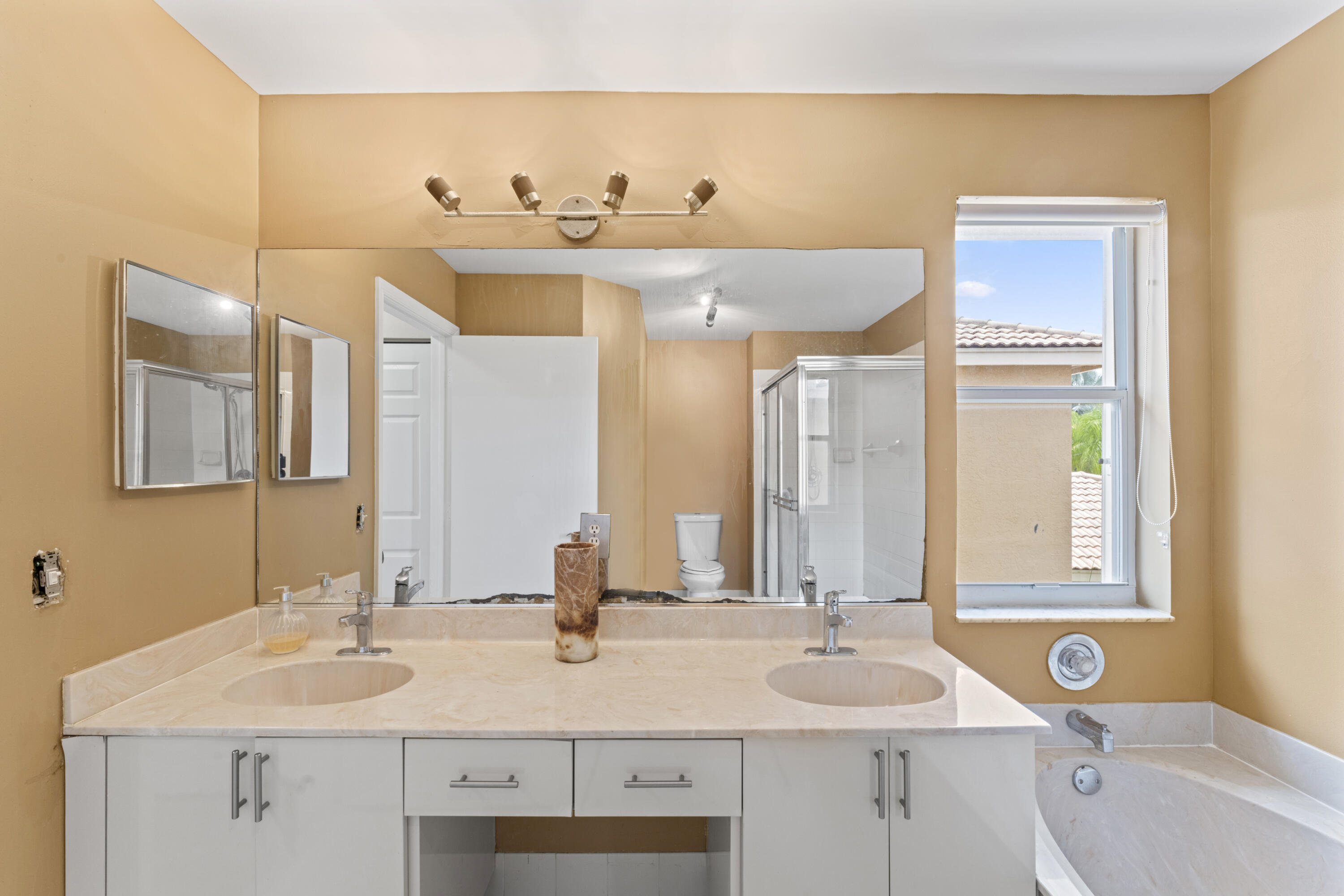 SILVER LAKES PHASE III REPLAT - Residential
