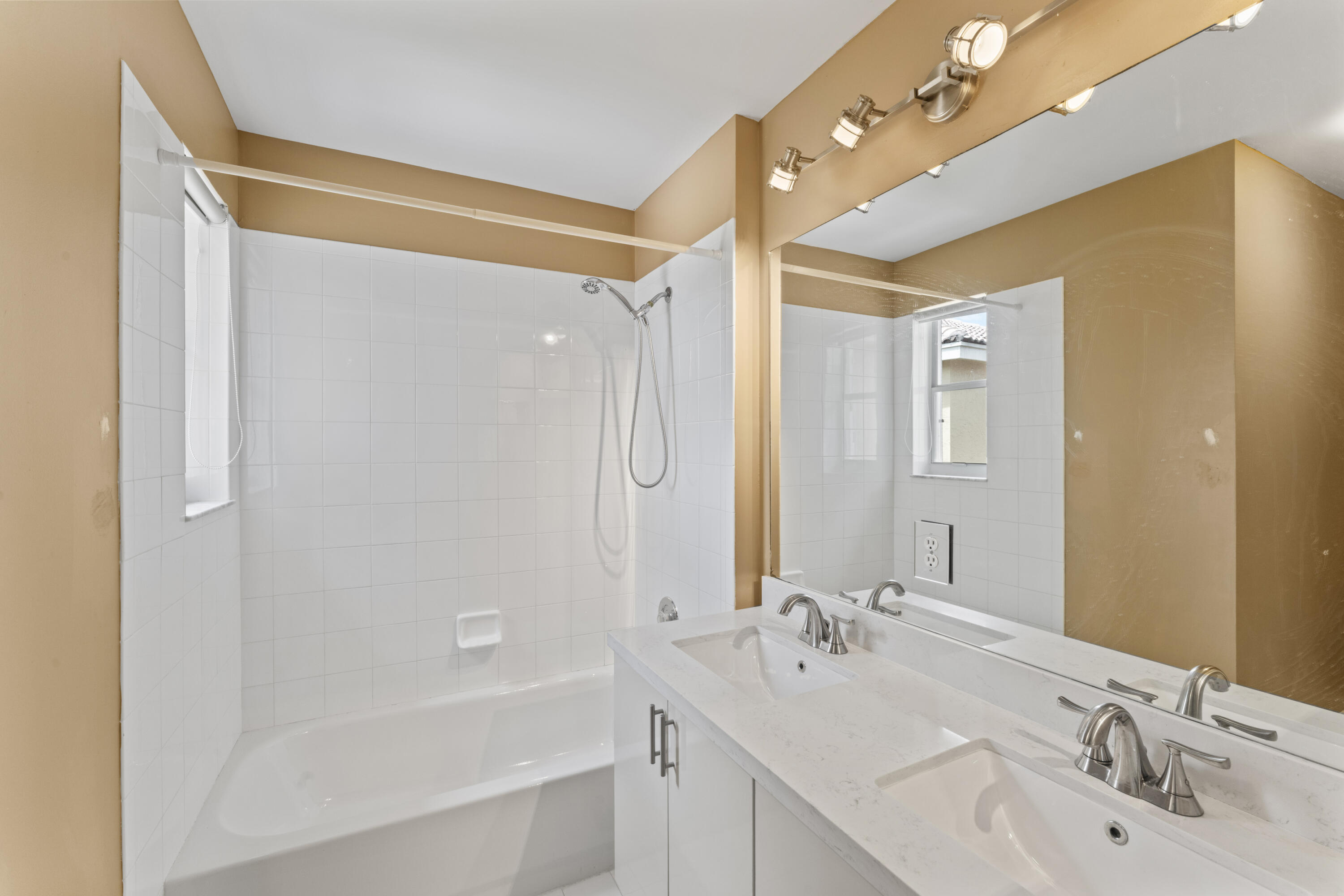 SILVER LAKES PHASE III REPLAT - Residential