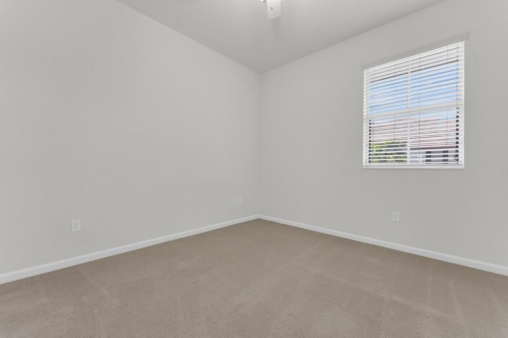 PALOMA LAKES - Residential