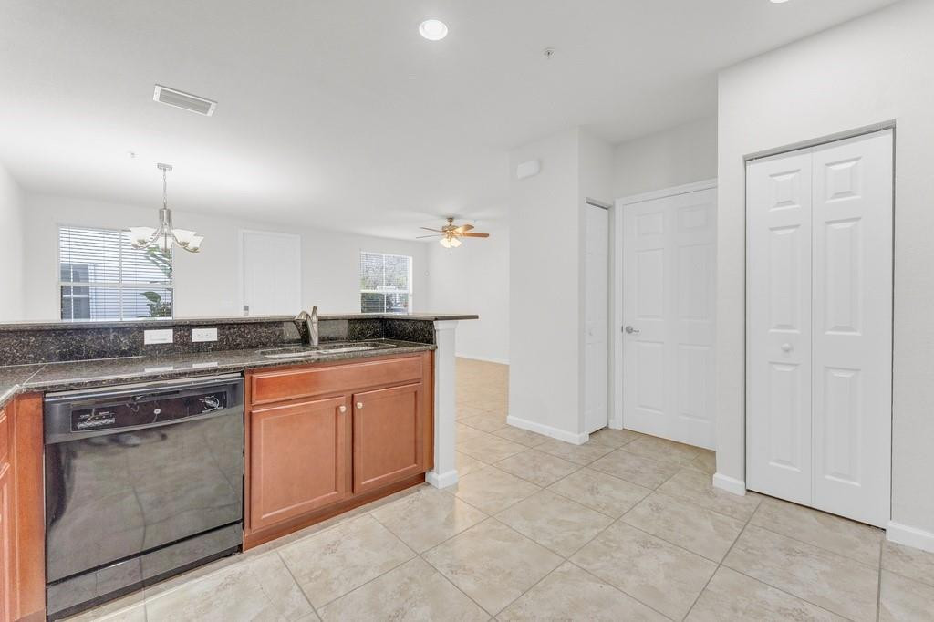 PALOMA LAKES - Residential