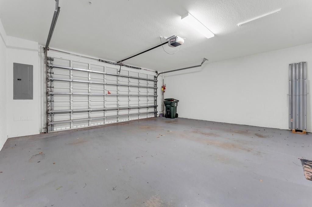 PALOMA LAKES - Residential