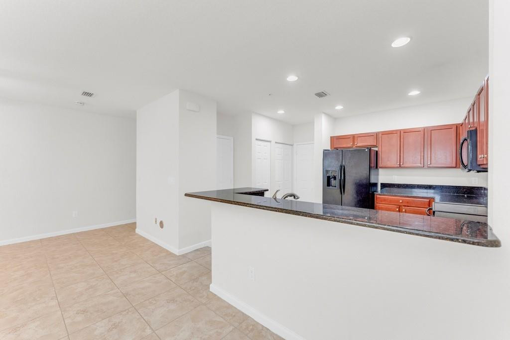 PALOMA LAKES - Residential