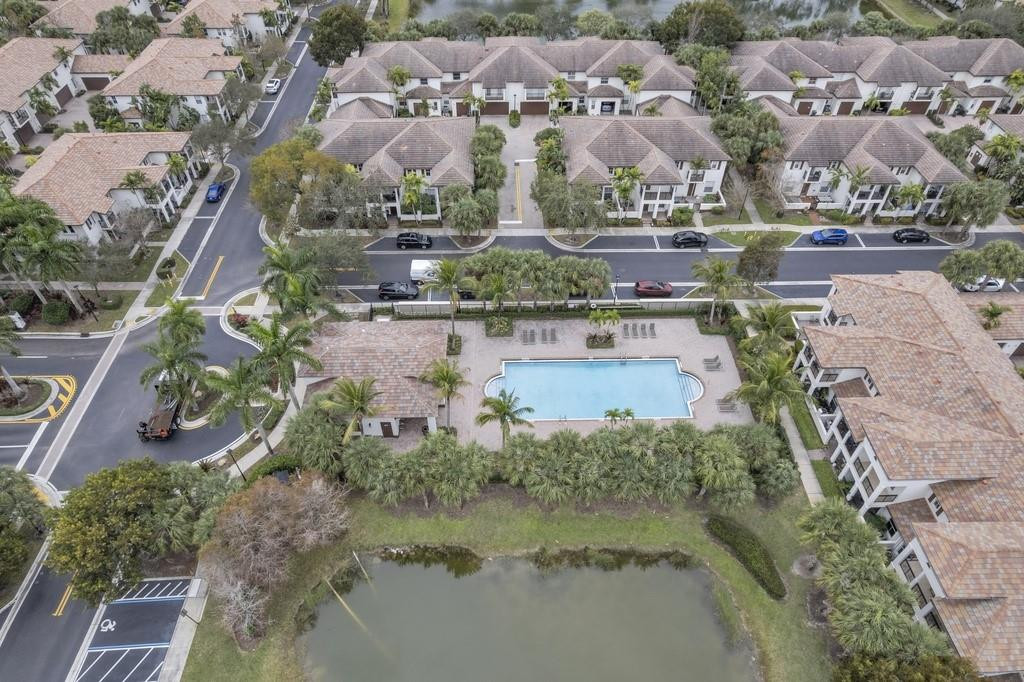 PALOMA LAKES - Residential