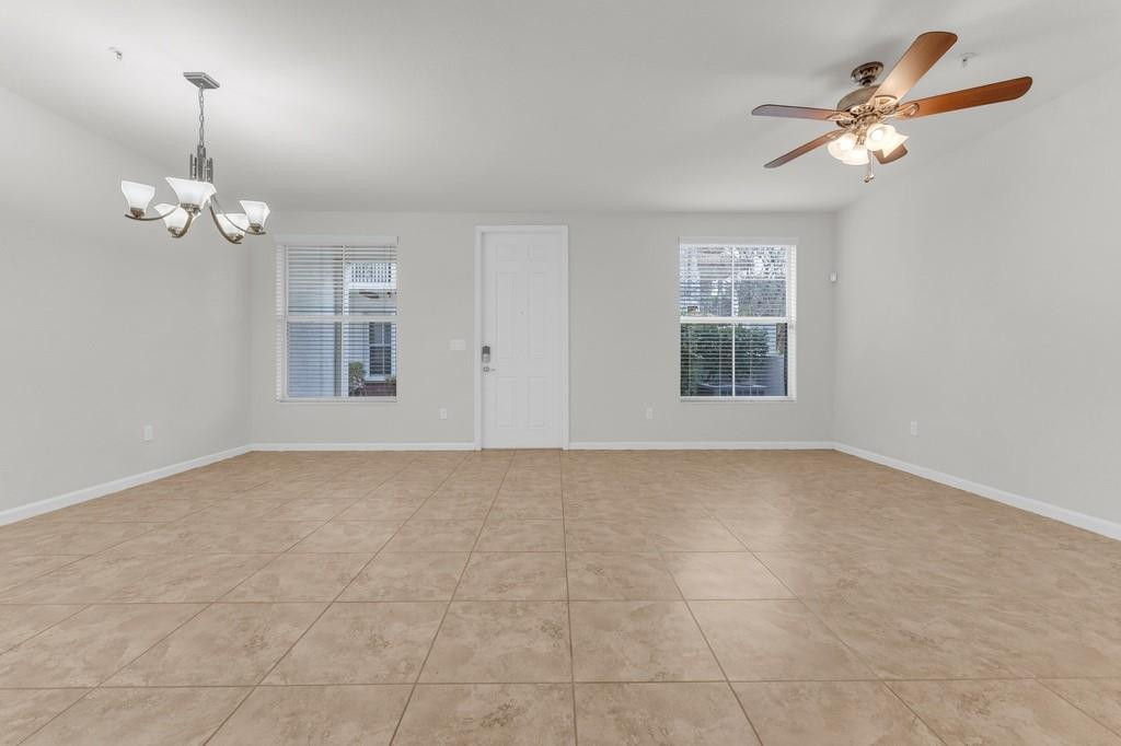 PALOMA LAKES - Residential