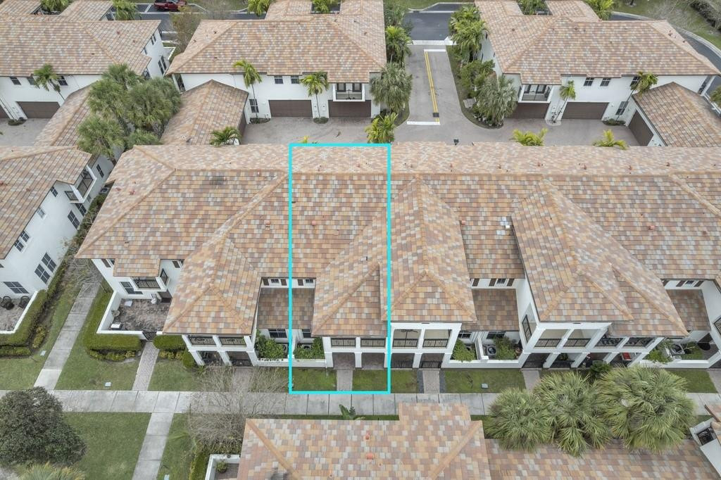 PALOMA LAKES - Residential