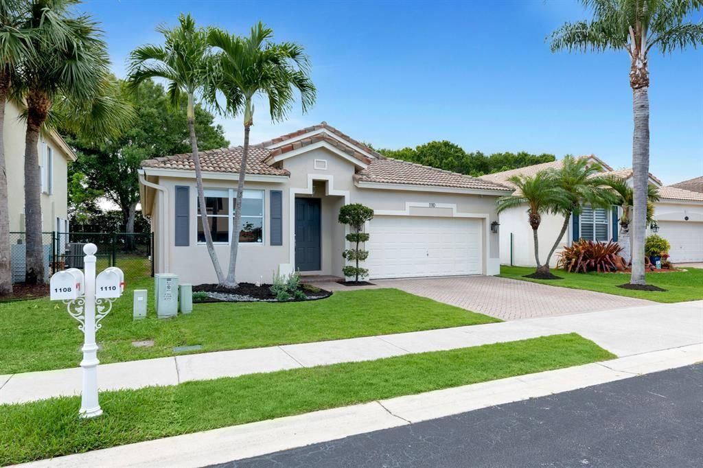 Photo of 1110 Rialto Drive, Boynton Beach, FL 33436 (MLS # R10716734)