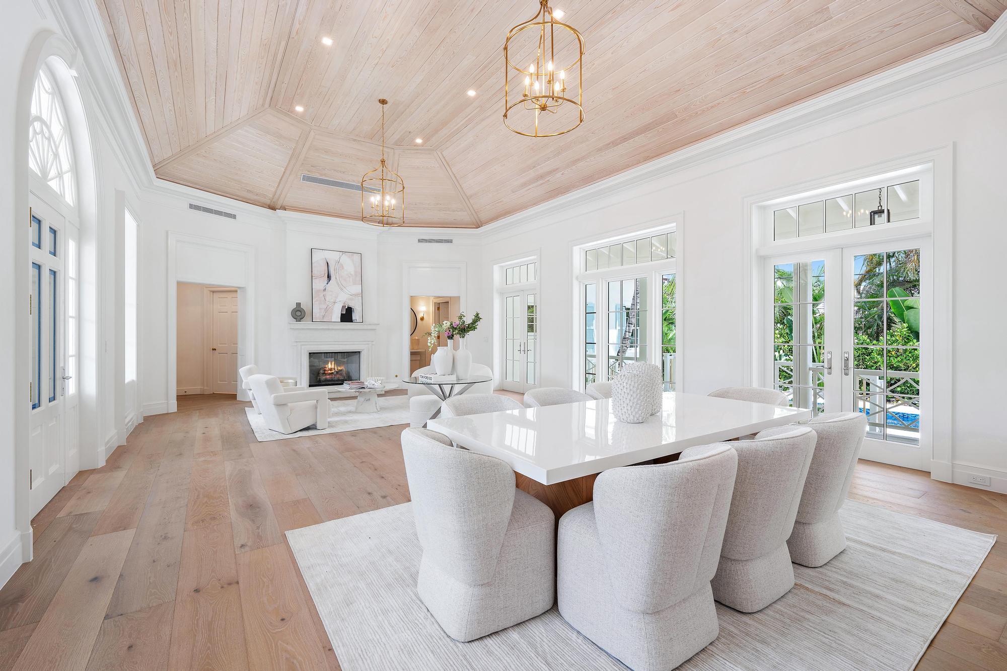 JAMAICA LANE IN - Residential