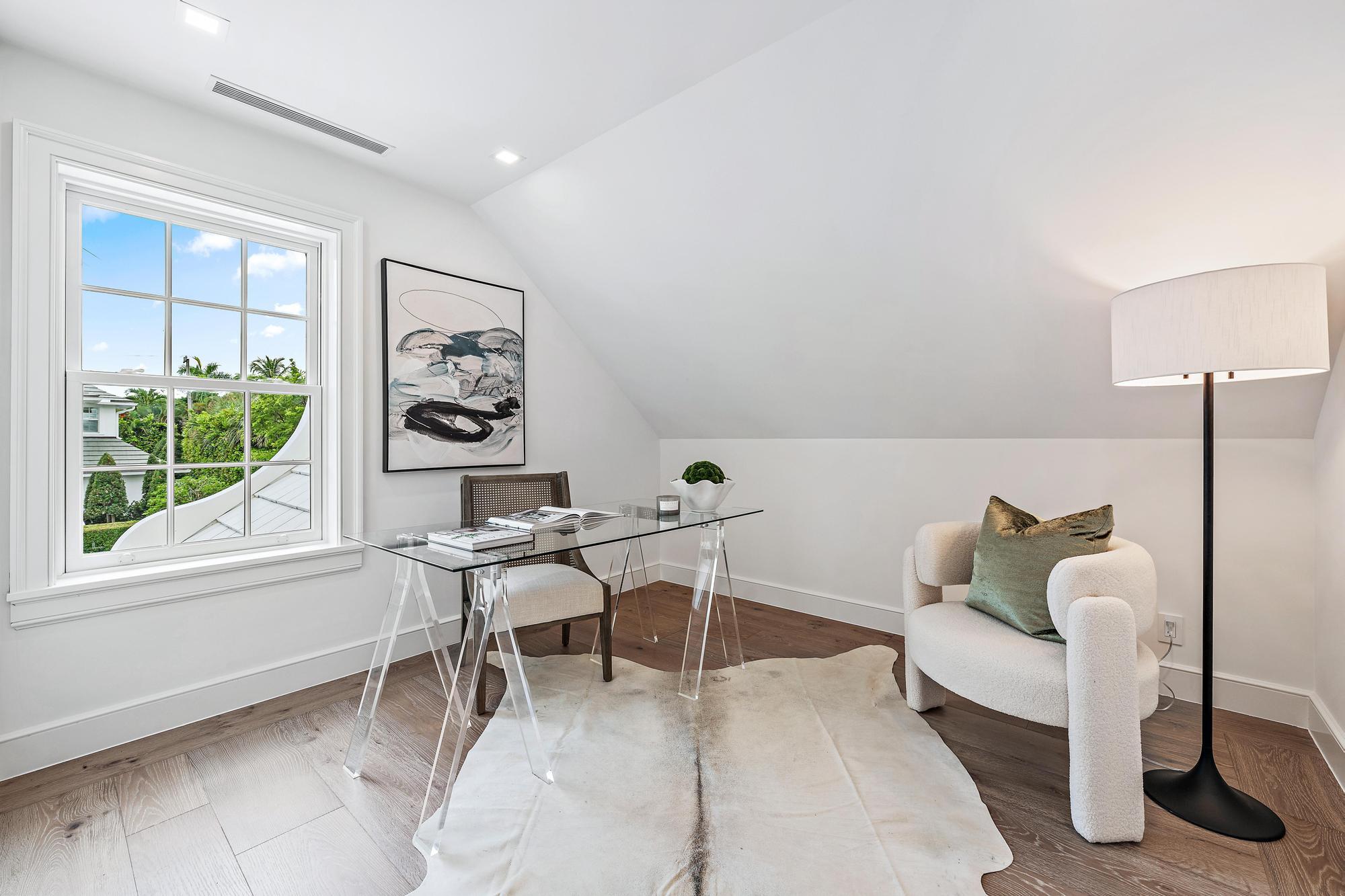 JAMAICA LANE IN - Residential