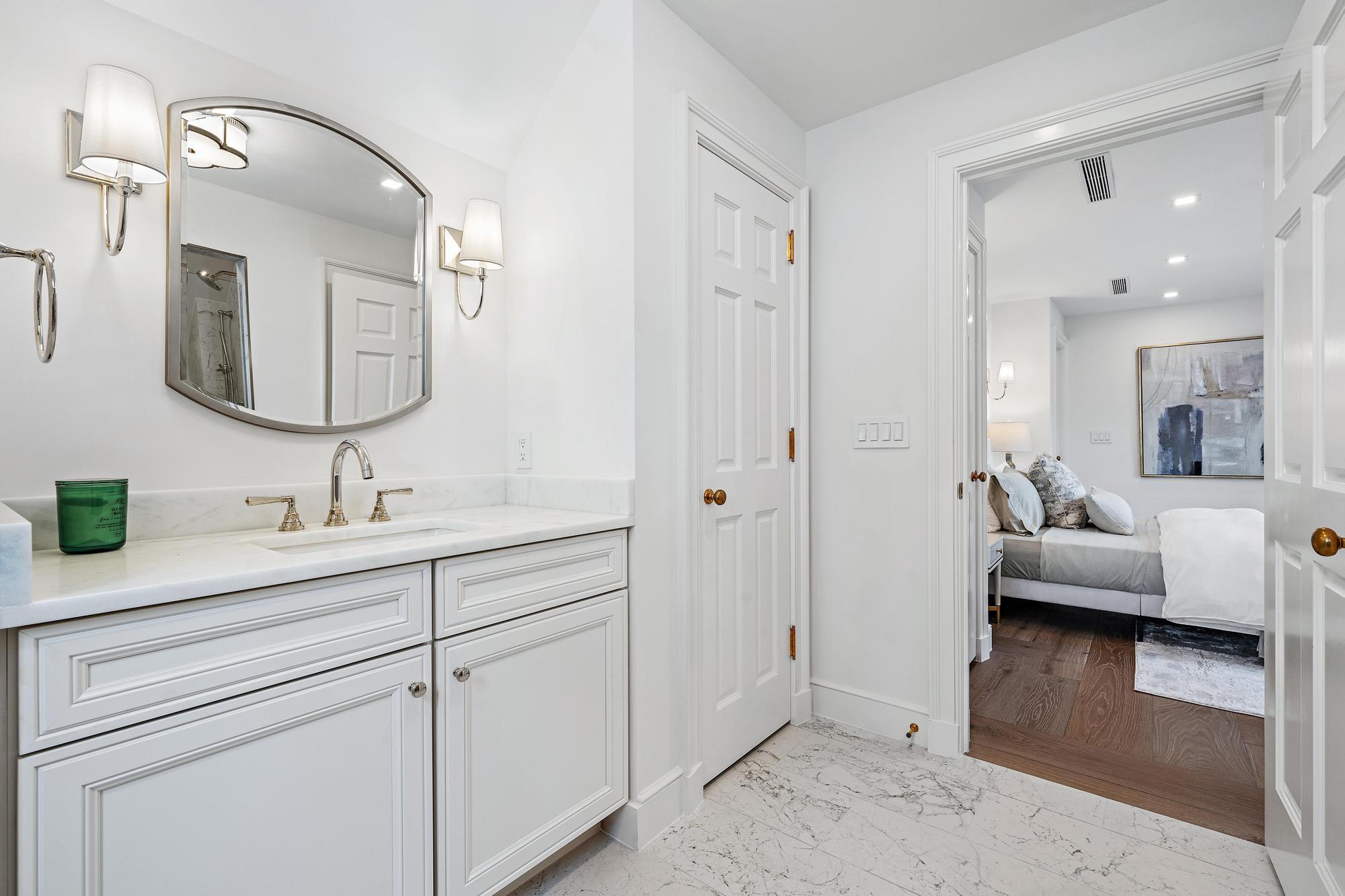 JAMAICA LANE IN - Residential