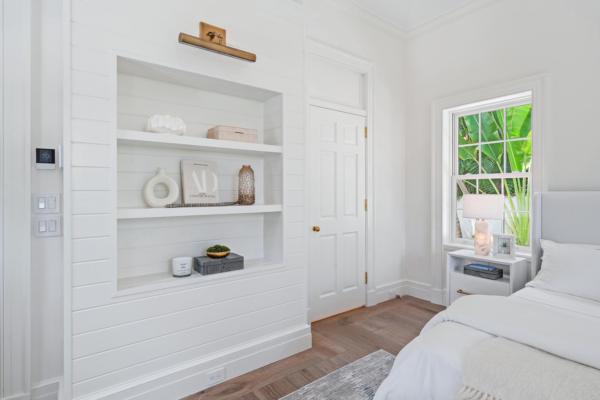 JAMAICA LANE IN - Residential